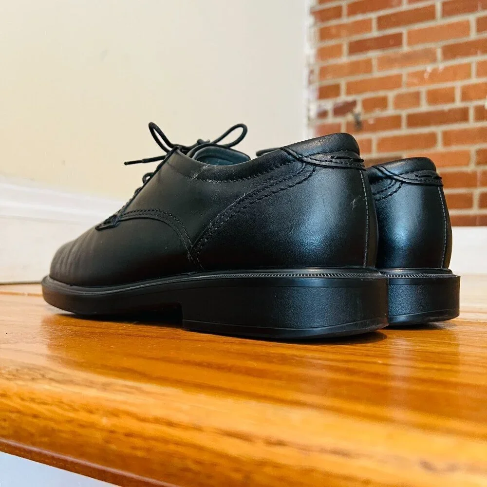 SAS Size 10.5 M Leather Ambassador Lace Tripad Shoes Black